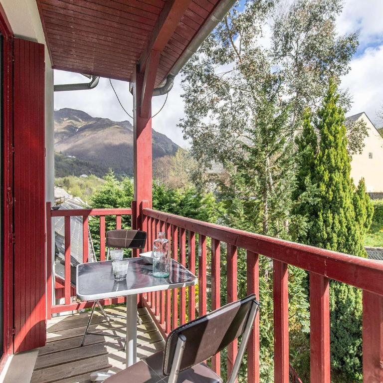 Appartement 32 m² avec balcon, proche télécabine et commodités, entièrement équipé, centre Cauterets - FR-1-401-237 - Appartement - 1