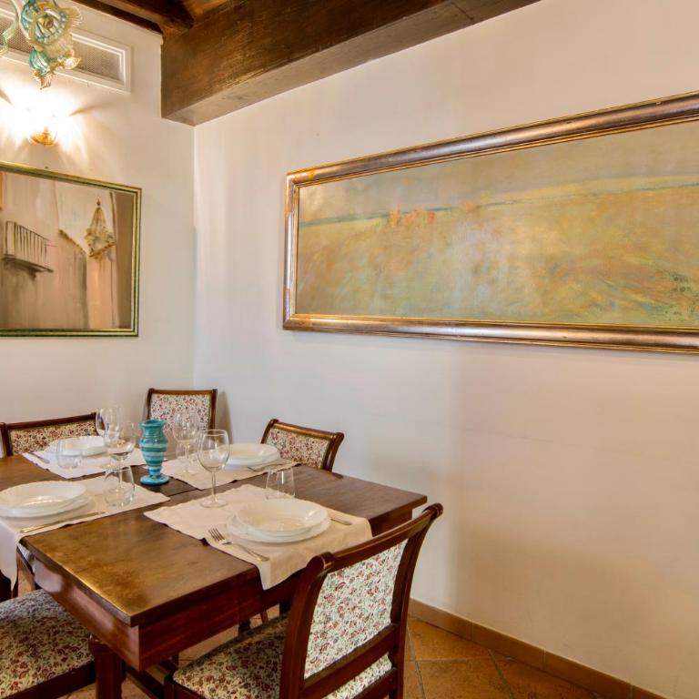 Trevi fountain apartment - Two-Bedroom Apartment - 10