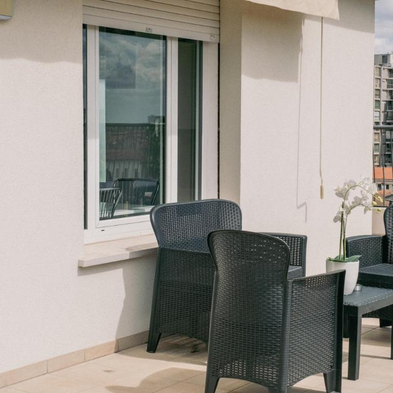 M14 SkyView City Center - Camera Tripla con Terrazza Privata - 8