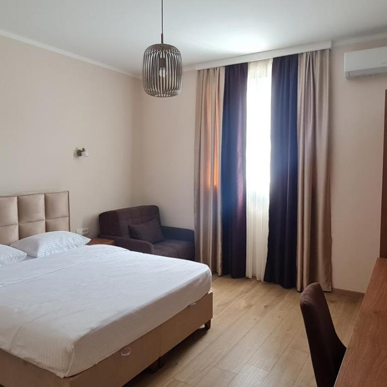 Hotel Laguna - Superior Double Room - 4