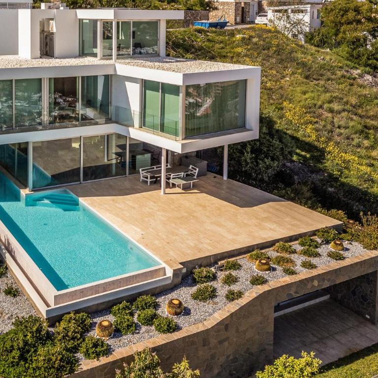 Beach Front Home In Granada - Five-Bedroom Holiday Home - 5