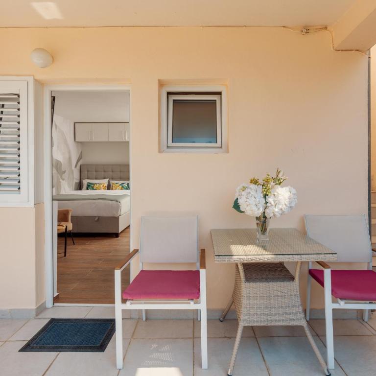 Kotor Sunrise Apartments - Studio with Mountain View (2 Adults) - 6