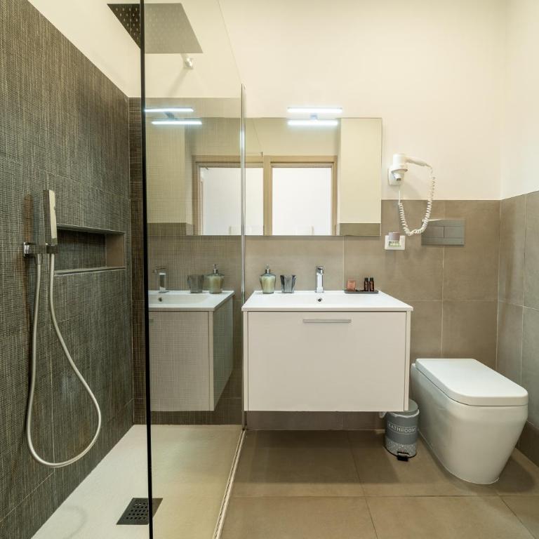 Poseidon Rooms - Deluxe Double Room with Balcony and Sea View - 2