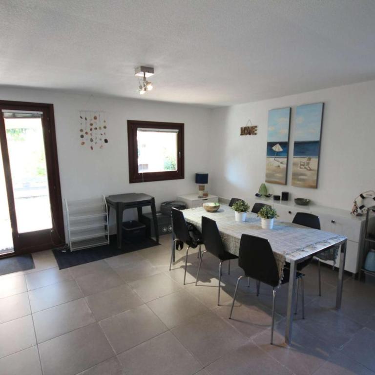 Belle villa d'angle spacieuse semi climatisée, de tout confort dans domaine PORTES DU SOLEIL, ACCES PISCINES PAYANT EN SUPPL - 3 chambres, 6 couchages, wifi, 400m de la mer LRPDSJ7 - Casa de 3 dormitorios - 6