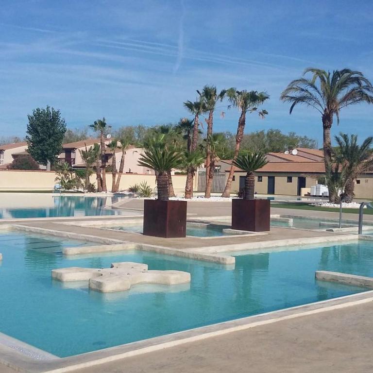 Belle villa d'angle spacieuse semi climatisée, de tout confort dans domaine PORTES DU SOLEIL, ACCES PISCINES PAYANT EN SUPPL - 3 chambres, 6 couchages, wifi, 400m de la mer LRPDSJ7 - Casa de 3 dormitorios - 17