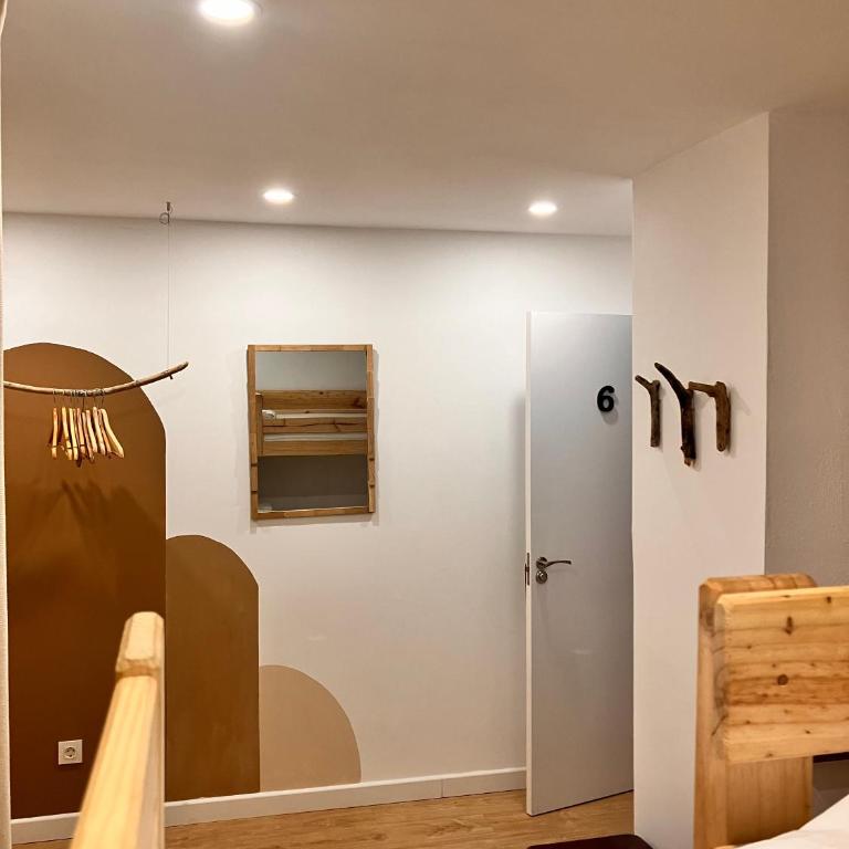 Boogalow Hostel - Triple Room with Private External Bathroom - 10