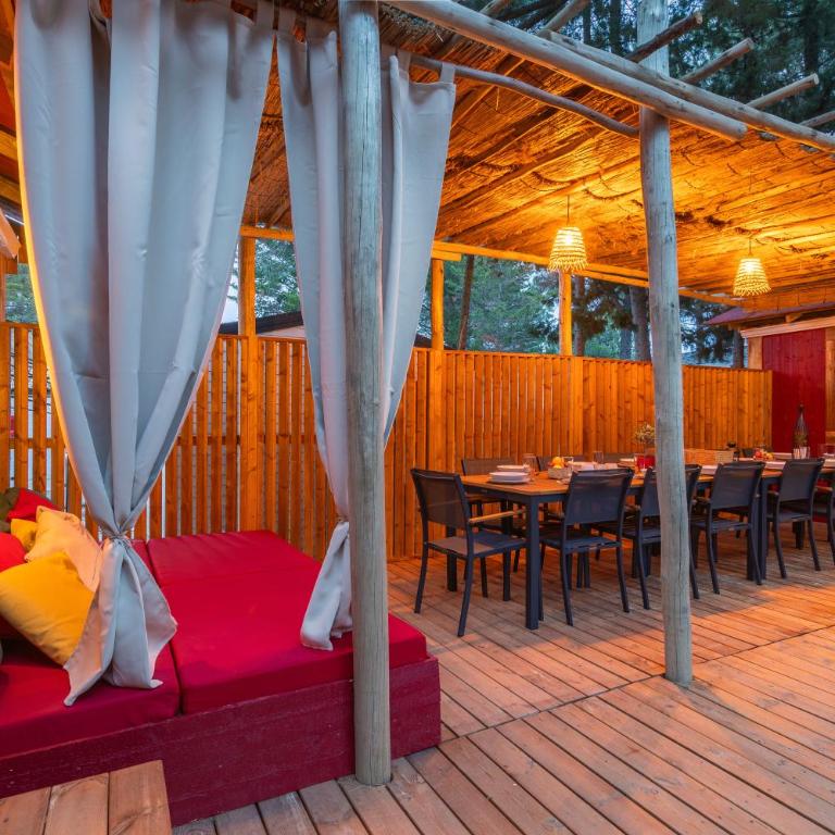 Maïana Resort - Five-Bedroom Cottage Privilège (10-14 Adults) - 1