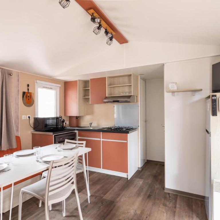 Maïana Resort - Five-Bedroom Cottage Privilège (10-14 Adults) - 3