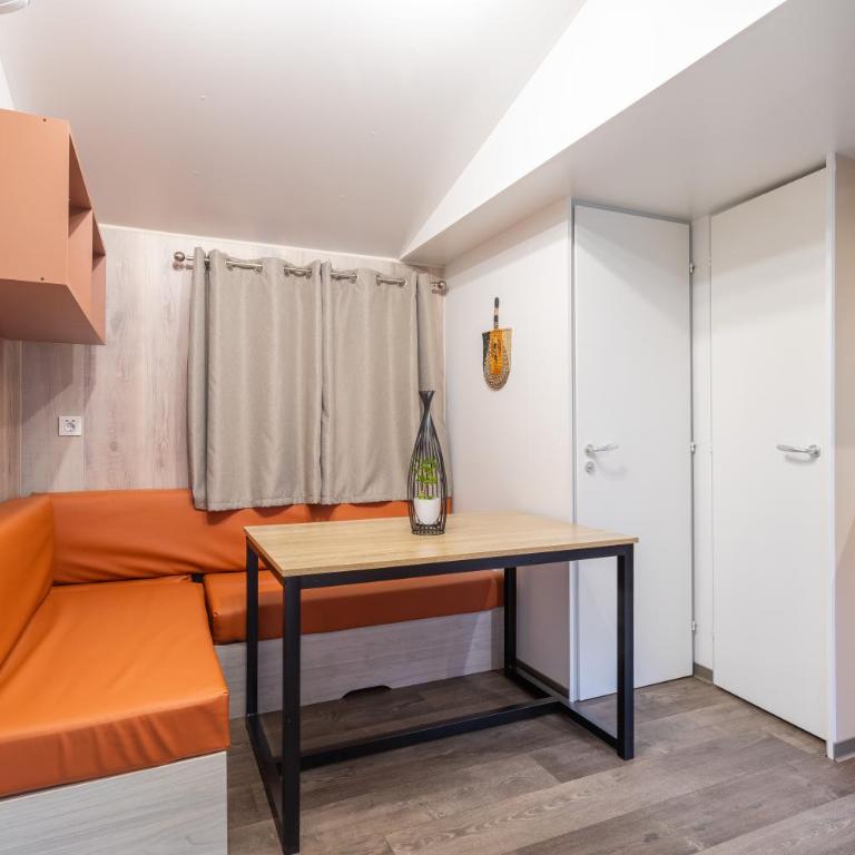 Maïana Resort - Five-Bedroom Cottage Privilège (10-14 Adults) - 4