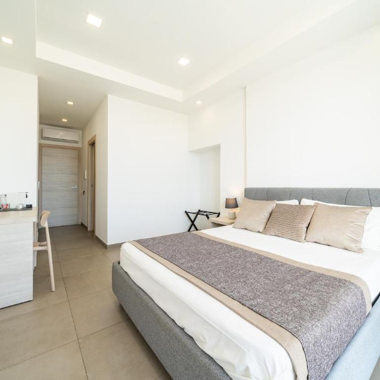 Poseidon Rooms - Deluxe Double Room with Balcony and Sea View - 7