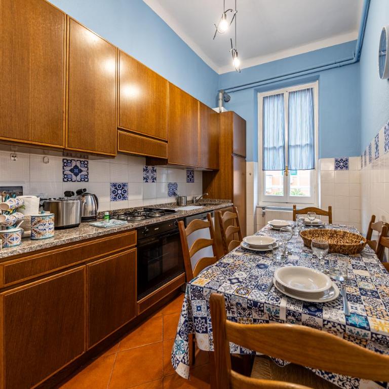 SANTA MARGHERITA APT Centrale e Accogliente - Appartamento con 2 Camere da Letto - 4