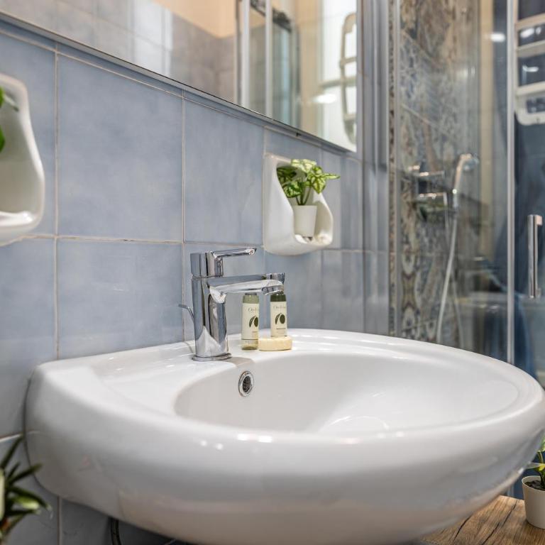 SANTA MARGHERITA APT Centrale e Accogliente - Appartamento con 2 Camere da Letto - 30