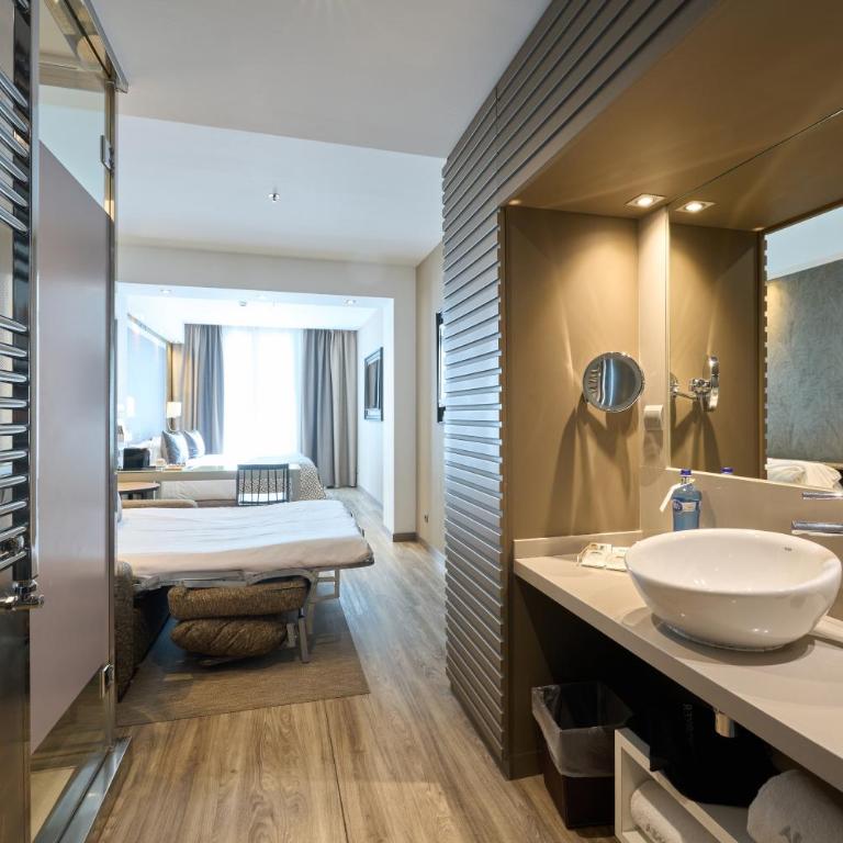 Catalonia Square 4* Sup - Triple Room - 4