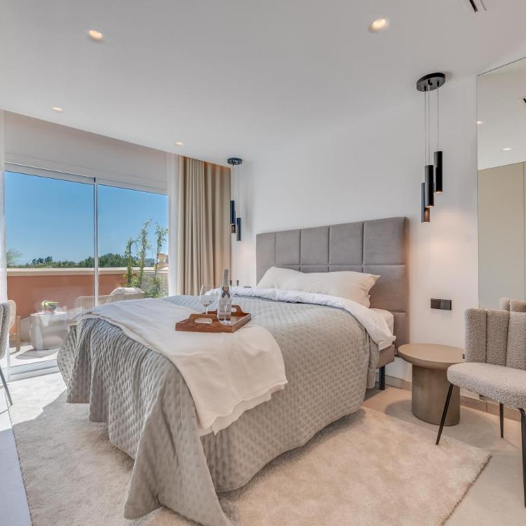 Luxury 3 BDRM Apt with Private Pool and Stunning Sea Views - Apartment with Sea View - 26