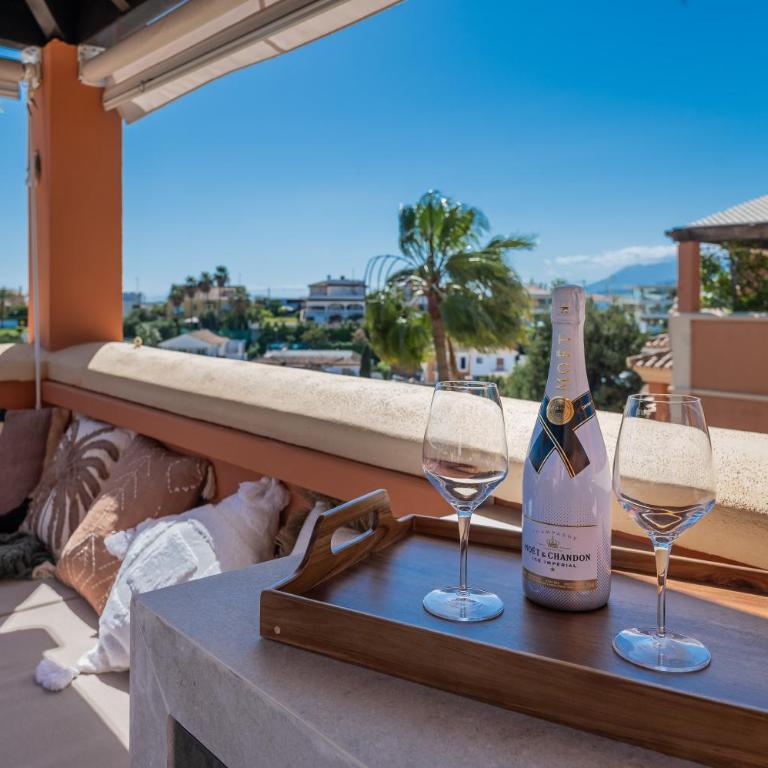 Luxury 3 BDRM Apt with Private Pool and Stunning Sea Views - Apartment with Sea View - 10