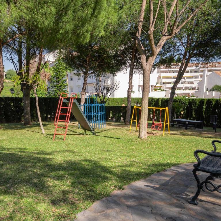 Luxury 3 BDRM Apt with Private Pool and Stunning Sea Views - Apartment with Sea View - 43