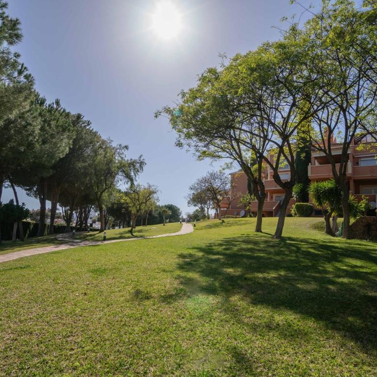Luxury 3 BDRM Apt with Private Pool and Stunning Sea Views - Apartment with Sea View - 44