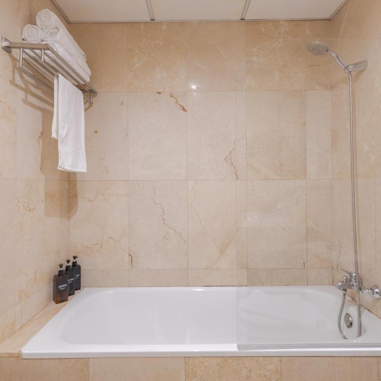 MAD COCO Aparts & Suites Sol - Three-Bedroom Apartment - 15