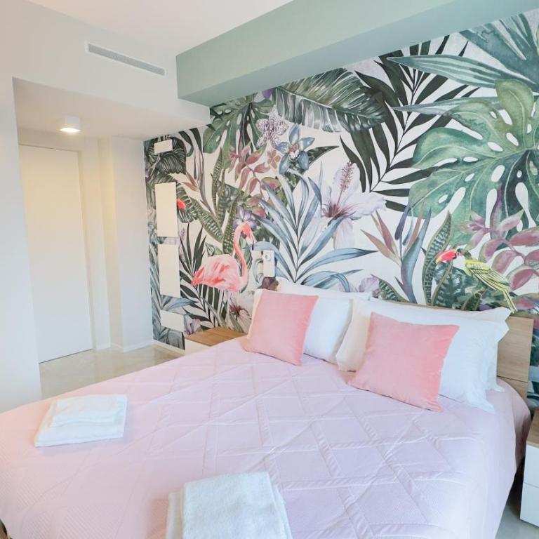 Fairmont Seafront Flamingo Suite by Ca-Sa Check - Apartment - 6
