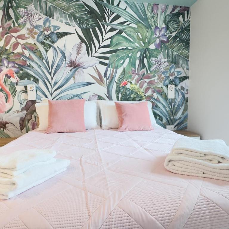Fairmont Seafront Flamingo Suite by Ca-Sa Check - Apartment - 4