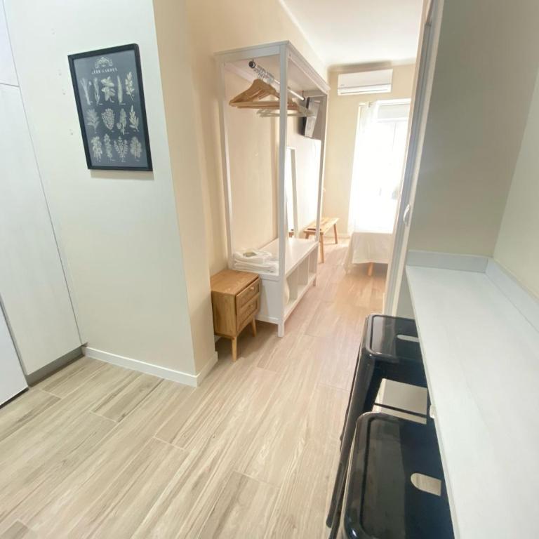 ESTUDIOS GRAN VÍA - One-Bedroom Apartment - 4
