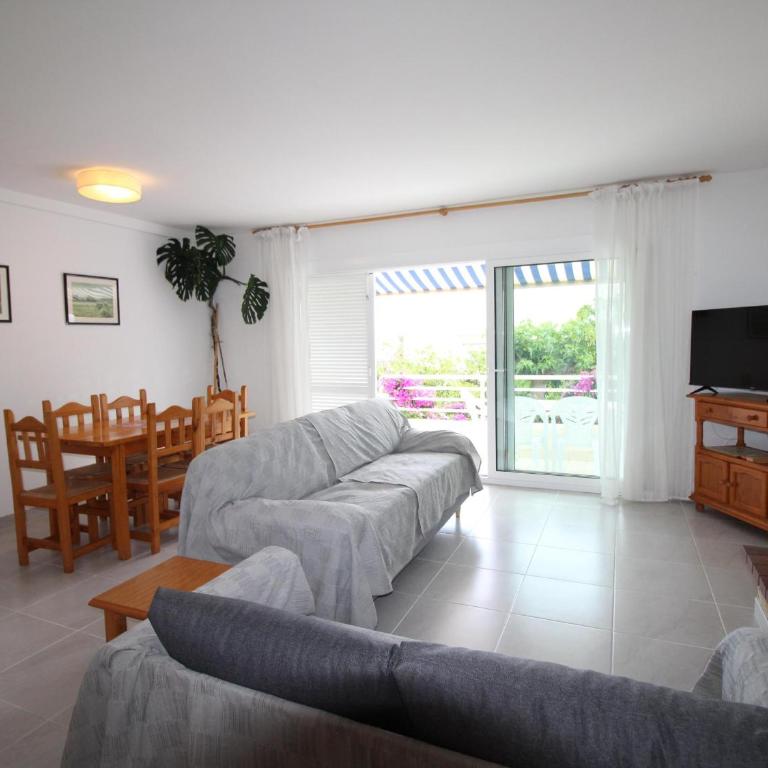 Amplio y luminoso apartamento en Grifeu, terraza, jardín y a 200m de la playa - ES-228-155 - Apartment - 16