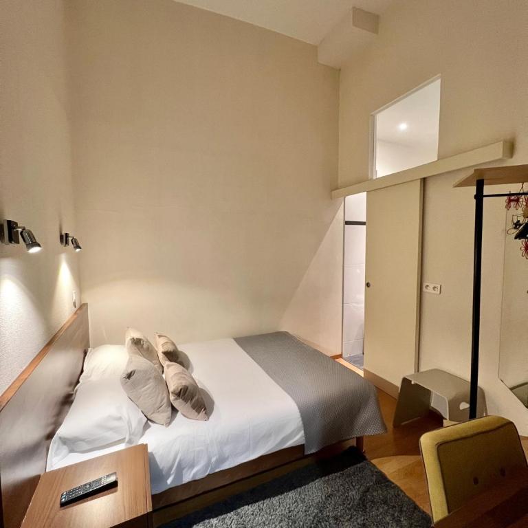 Hôtel des Beaux Arts - Double Room without Window - 3
