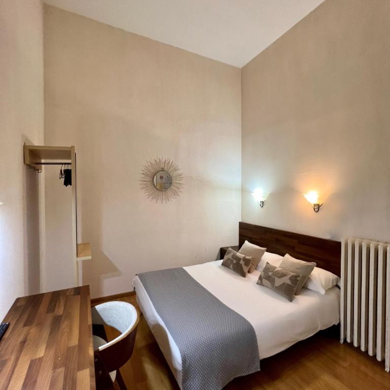 Hôtel des Beaux Arts - Double Room without Window - 4