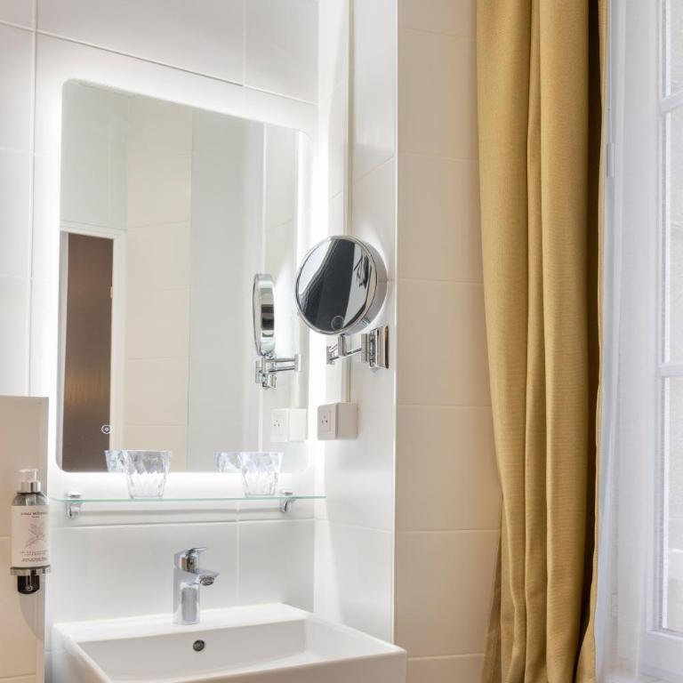 Hôtel Le Nautilus - Chambre Double ou Lits Jumeaux - 4