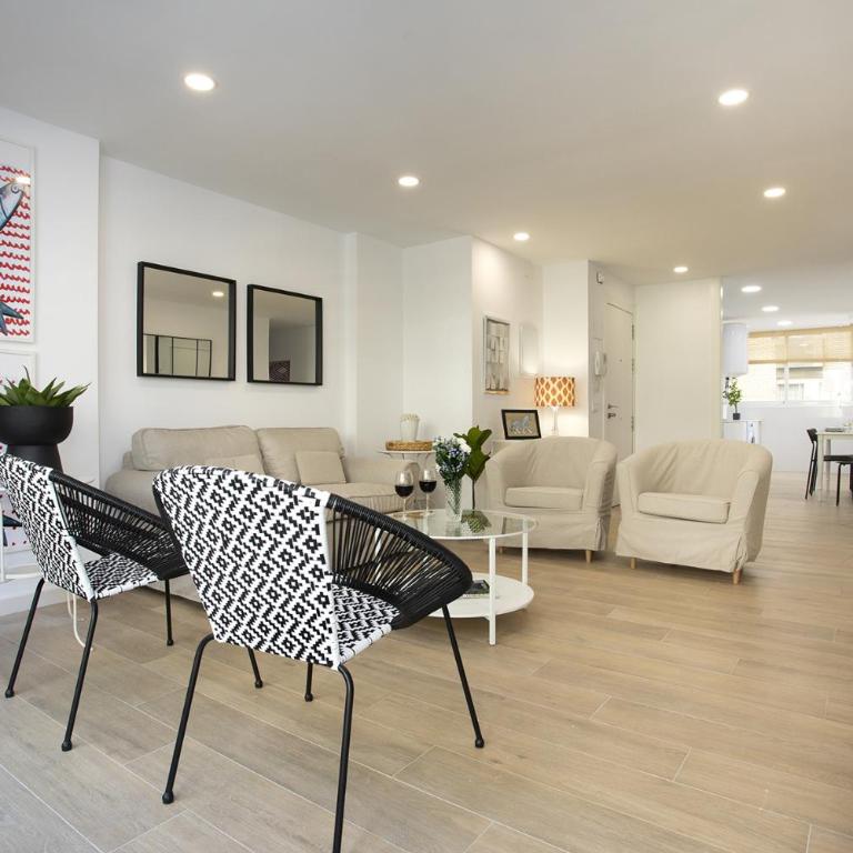 -MalagaSunApts-El Palo Dream & Beach - Three-Bedroom Apartment - 8