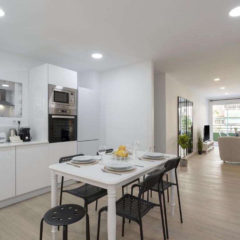 -MalagaSunApts-El Palo Dream & Beach - Three-Bedroom Apartment - 10