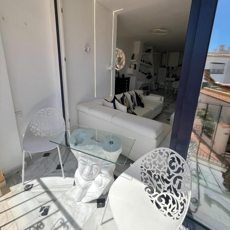 FASCINANTE Hogar en Cabo Pino en MARBELLA - Two-Bedroom Apartment - 24