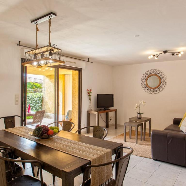 location de vacances figuier avec jardin barbecue piscine chauffée à Calvi - Apartment - 6