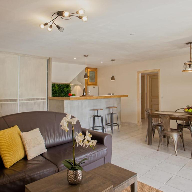 location de vacances figuier avec jardin barbecue piscine chauffée à Calvi - Apartment - 14
