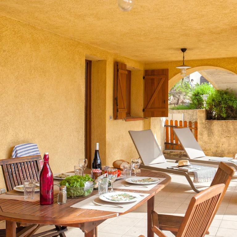 location de vacances figuier avec jardin barbecue piscine chauffée à Calvi - Apartment - 17