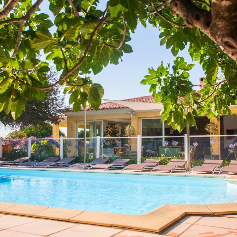 location de vacances figuier avec jardin barbecue piscine chauffée à Calvi - Apartment - 35