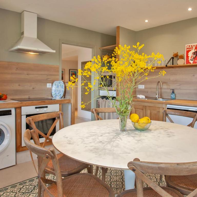location de vacances Olivier jardin privatif et piscine chauffée partagée - Apartment - 4