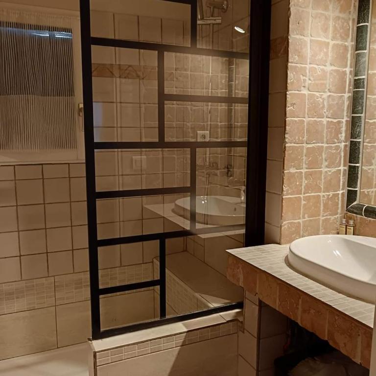 Mas de la Tour Carbonnière - Apartment mit 2 Schlafzimmern und Terrasse - 5