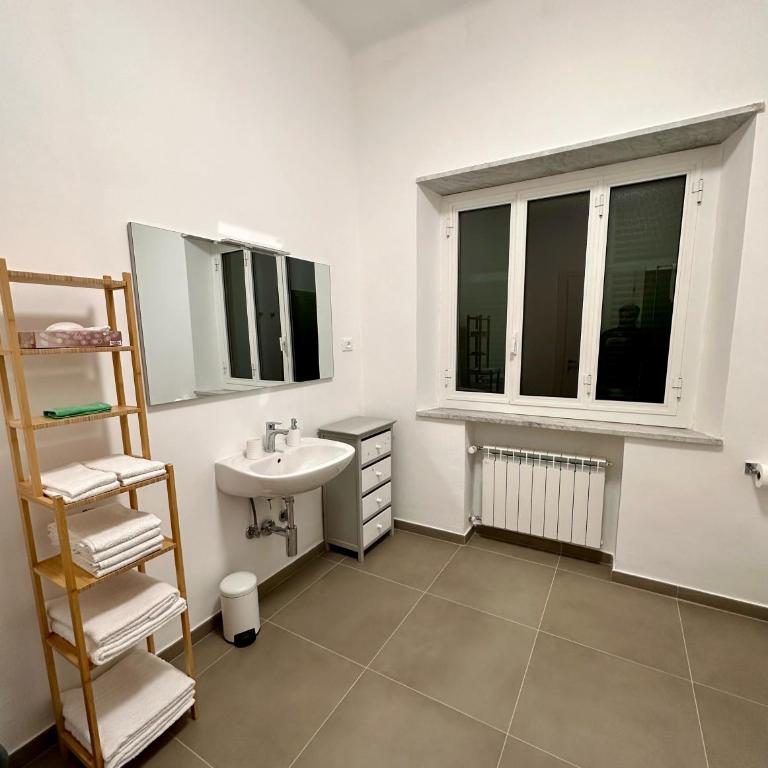 Appartamento La Mola - Apartment with Balcony - 9