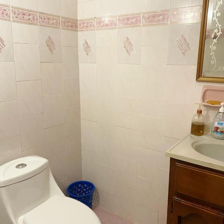Casa Estancia Viajera Olímpica - 7 Min Malecón - Three-Bedroom House - 11