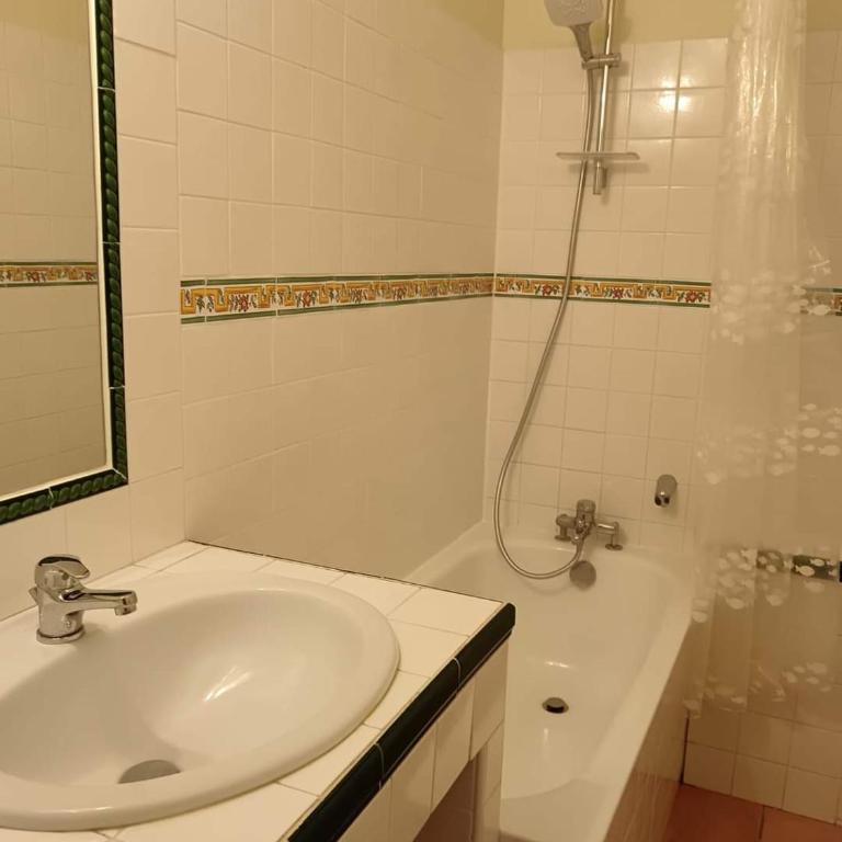 Mas de la Tour Carbonnière - Deluxe Apartment mit 2 Schlafzimmern - 12