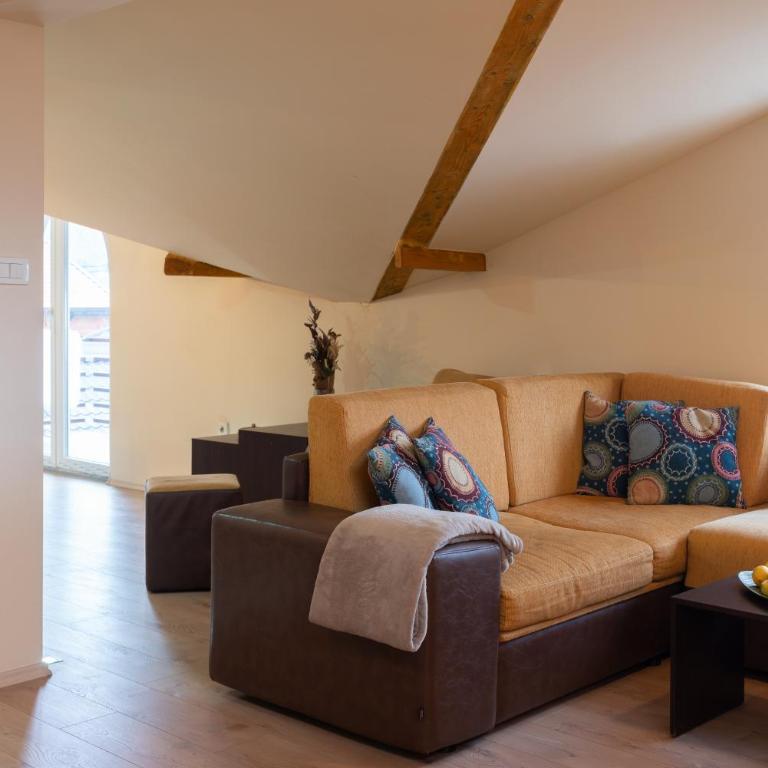 Pure Sky Apartments - with pool - Apartment with Balcony - 45