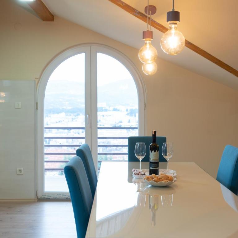 Pure Sky Apartments - with pool - Apartment with Balcony - 43
