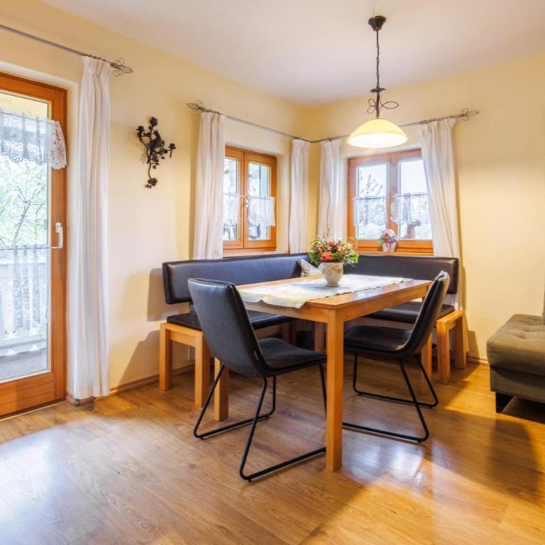 Ferienwohnung Burghartswieser inkl. Chiemgaukarte - Apartment mit 2 Schlafzimmern - 3