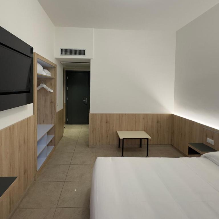 Hotel Holidays - Habitación con cama extragrande - Adaptada para personas de movilidad reducida - 5