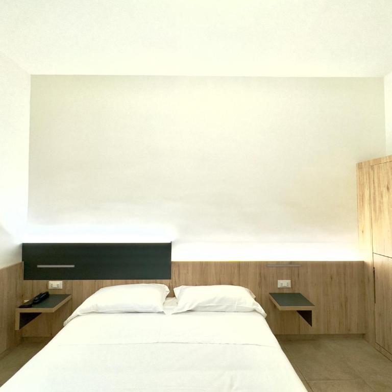 Hotel Holidays - Habitación Cuádruple Deluxe - 2