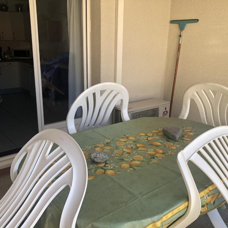 LOCATION BANYULS SUR MER les Terrasses du centre appt 4 à 6 personnes - Two-Bedroom Apartment - 12