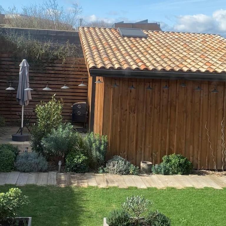 Cabane au fond du jardin - Chalet - 1