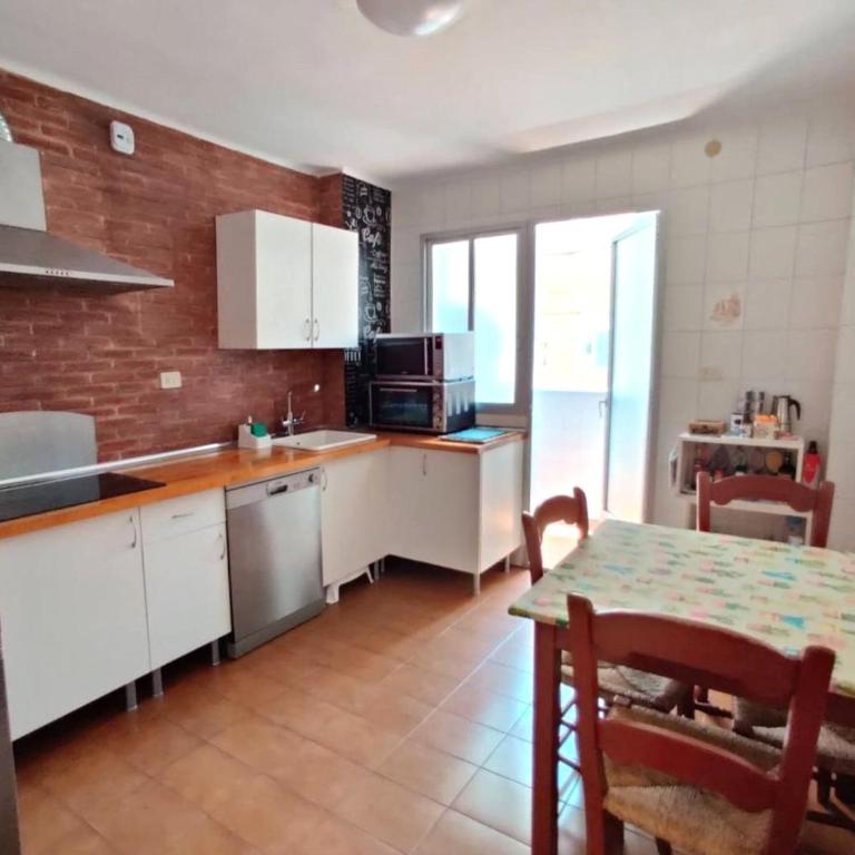 Piso Grande cerca Playa con 5 Aires Acondicionados - Apartamento - 5