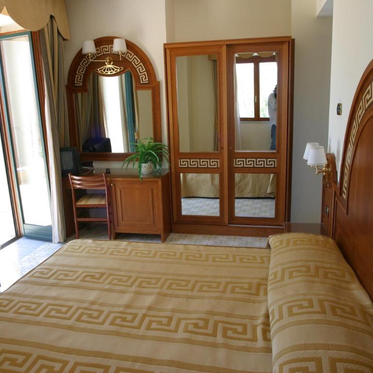 Hotel Villa Igea - Camera Matrimoniale con Balcone e Vista Mare - 1